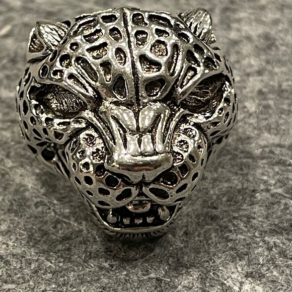 Silver Jaguar Big Cat Ring - Nickel - Size 9 - Picture 7 of 7